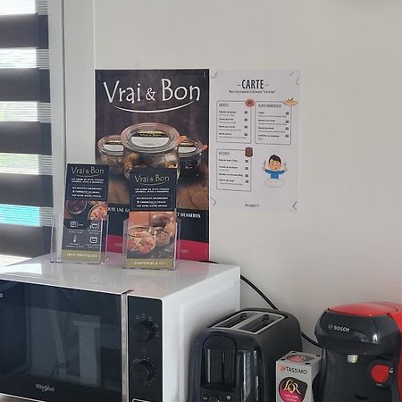 Gite Le Petit Doue Бресюир Экстерьер фото